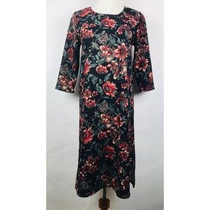 Emberley Dress Size Small Black Floral Shift Dress